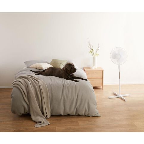 Living & Co Pedestal Fan - 40cm White