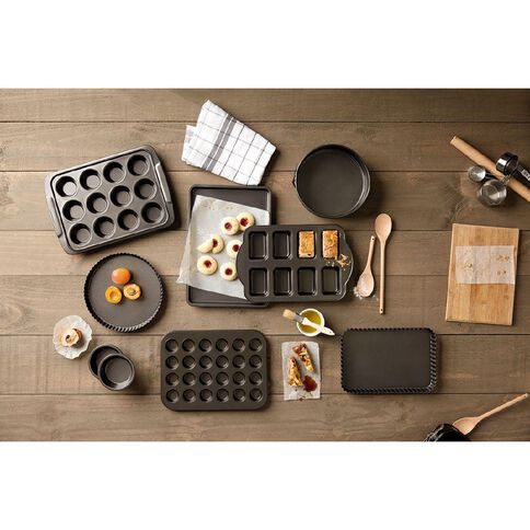Living & Co Heavy Gauge Non Stick Round Flan
