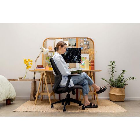 Buro Seating Mondo Soho Chair Black Mesh With Arms