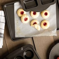 Living & Co Heavy Gauge Non-Stick Cookie Sheet 38cm x 25.5cm x 2cm