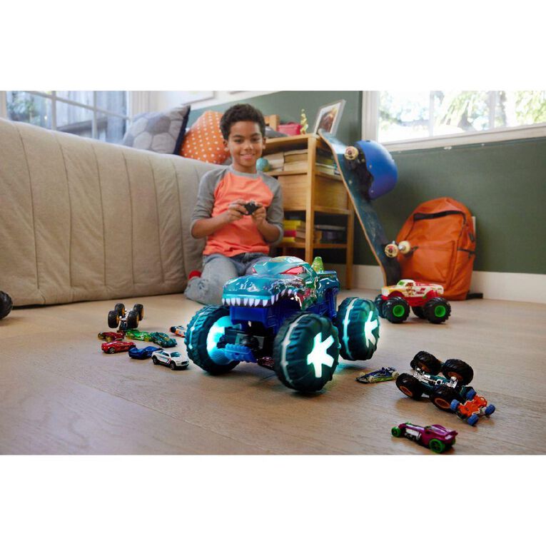 Hot Wheels Monster Trucks Mega Wrex Power Smashers Remote Control